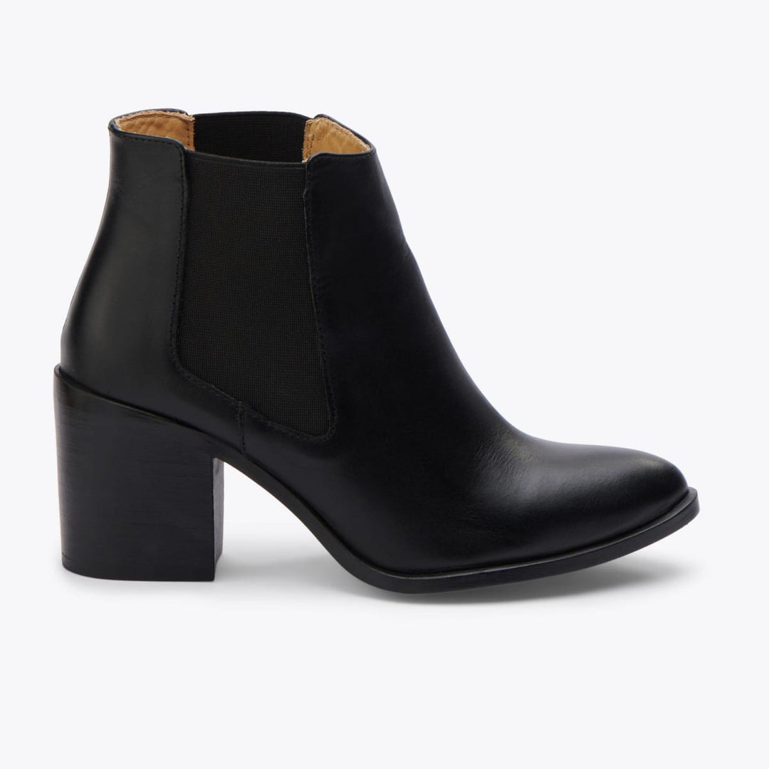 Heeled Chelsea Commuter Boot - Black - FINAL SALE