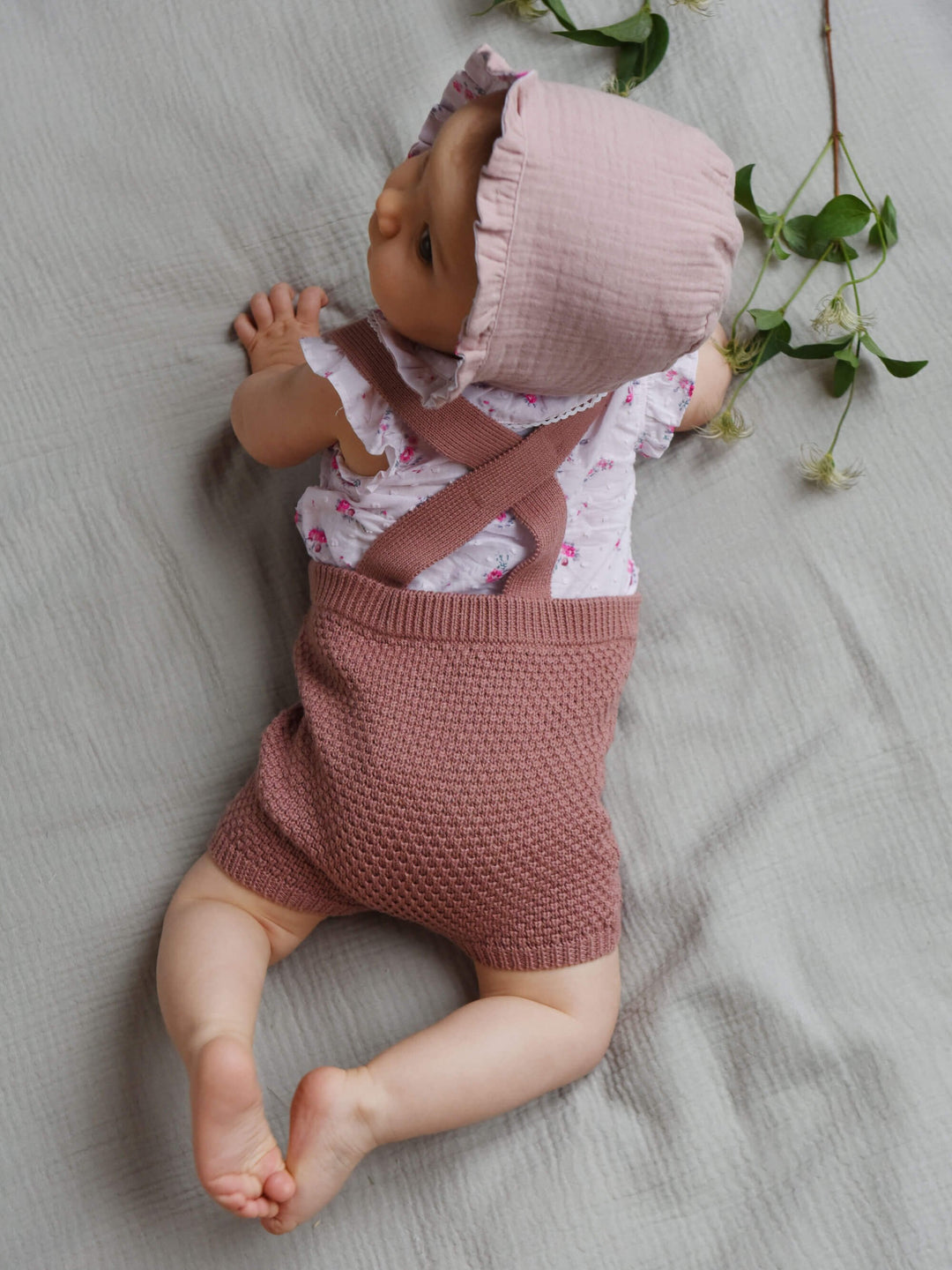 Lupin Organic Reversible Bonnet - Sandy Pink