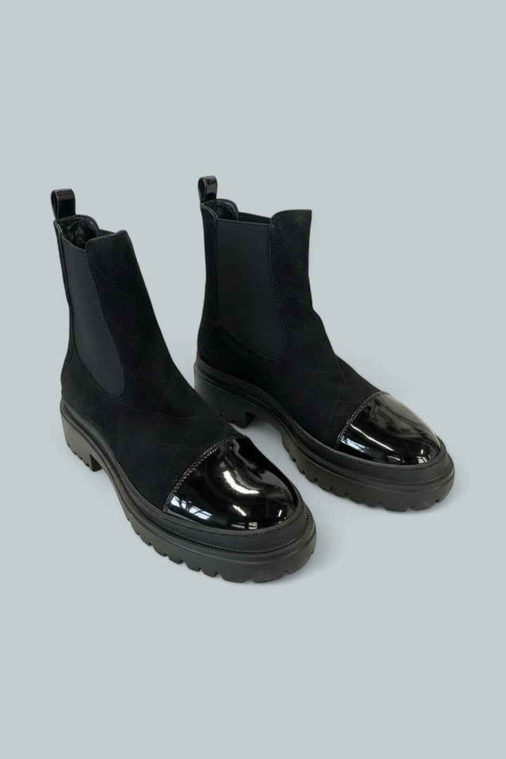 Women's Mary Beat Chelsea Boots - Black