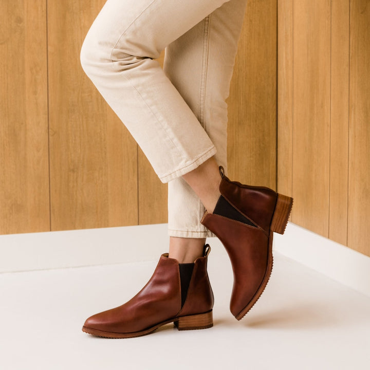 Eva Everyday Chelsea Boot - Auburn