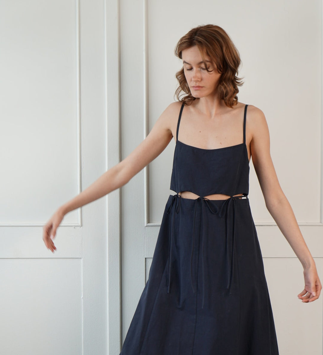 Meso Midi Dress With Tie Details - Navy