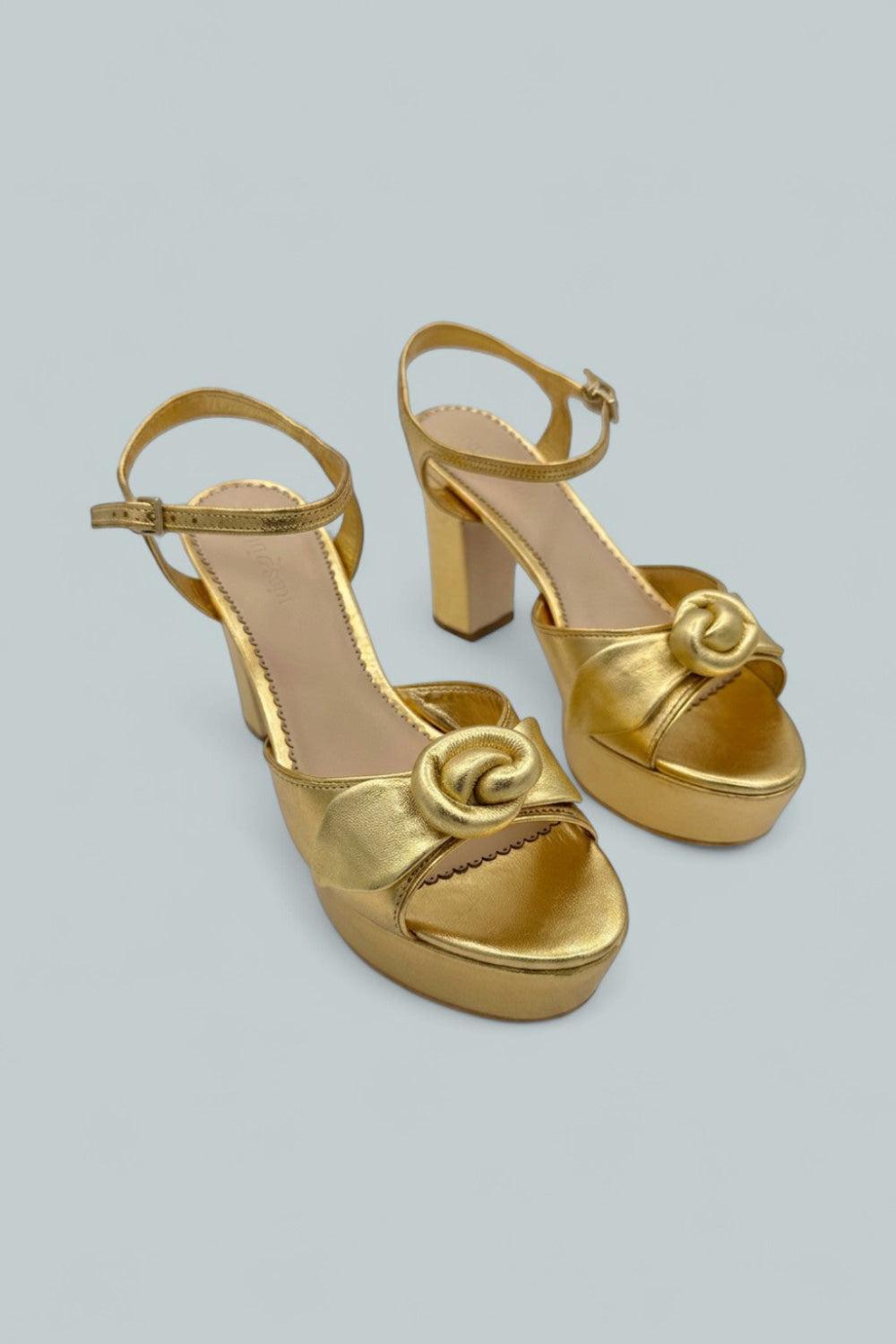 Women’s Arianna Knotted Rose Sandals - Gold - Sandals