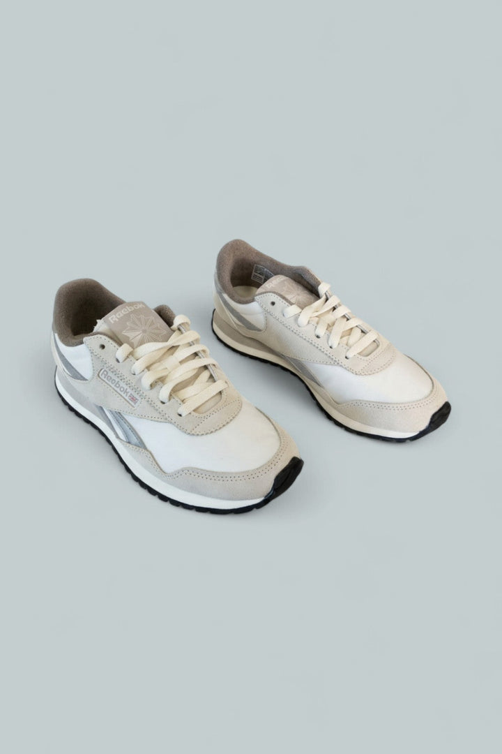Women’s Classic Az Sneakers - Chalk/Gray - 7 - Sneaker