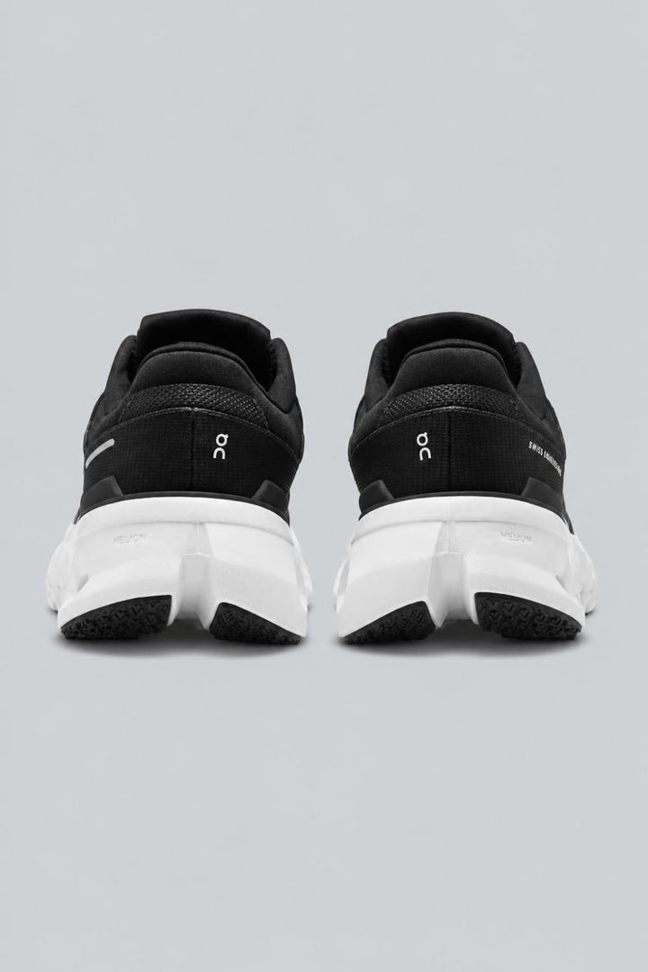 Women’s Cloudrunner 2 - Black - Sneaker