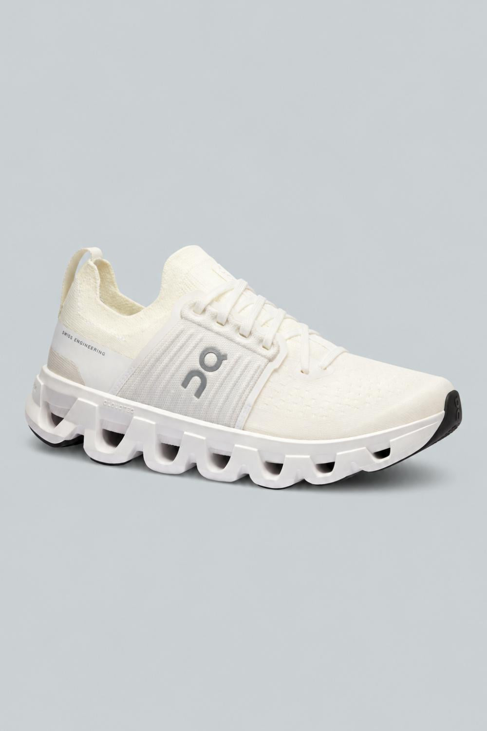 Women’s Cloudswift 4 Sneakers - White - 6 - Sneaker