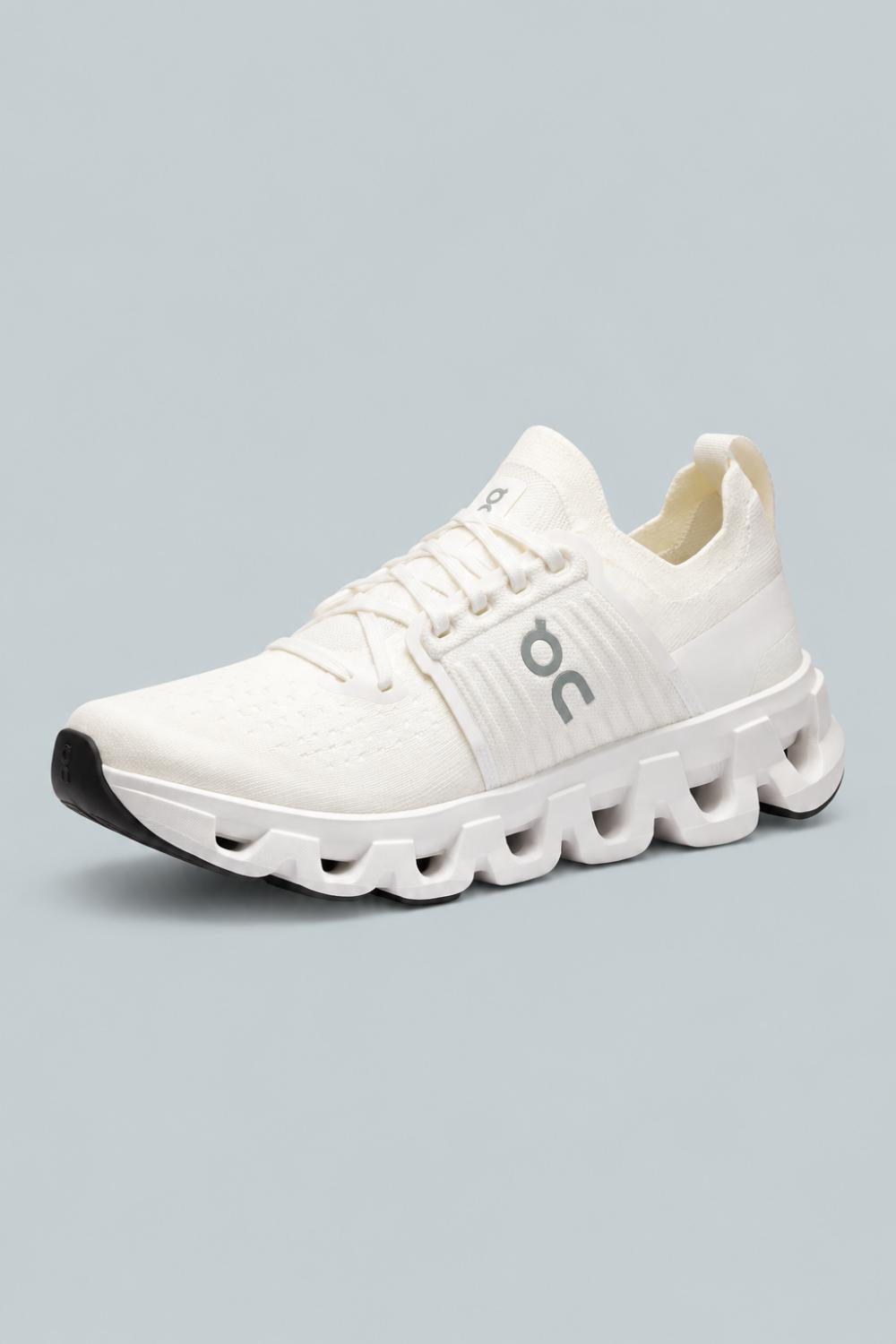 Women’s Cloudswift 4 Sneakers - White - 6 - Sneaker