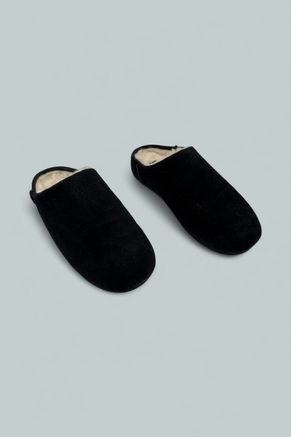 Women’s Elea Slip-On Slipper - Black - US 9 / EU 40 - Loafers
