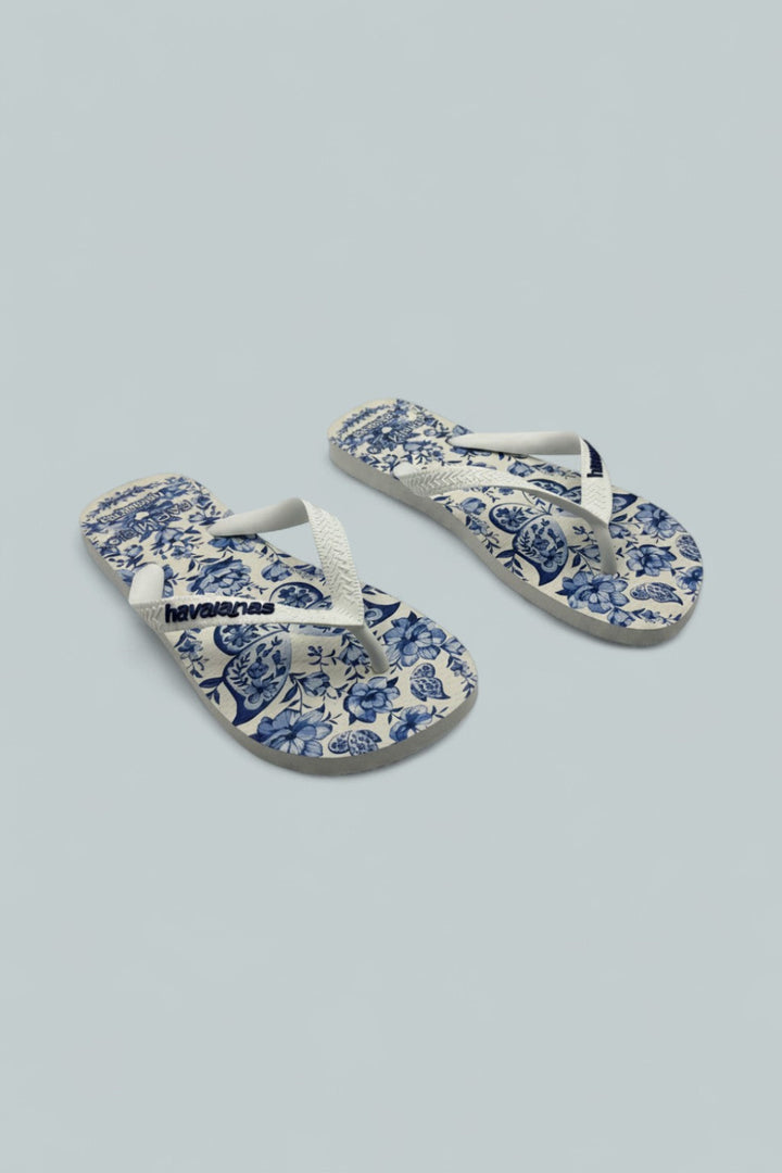 Women’s Farm Rio Porcelain Garden Flip Flop Sandals - White - 39/40 - Sandals