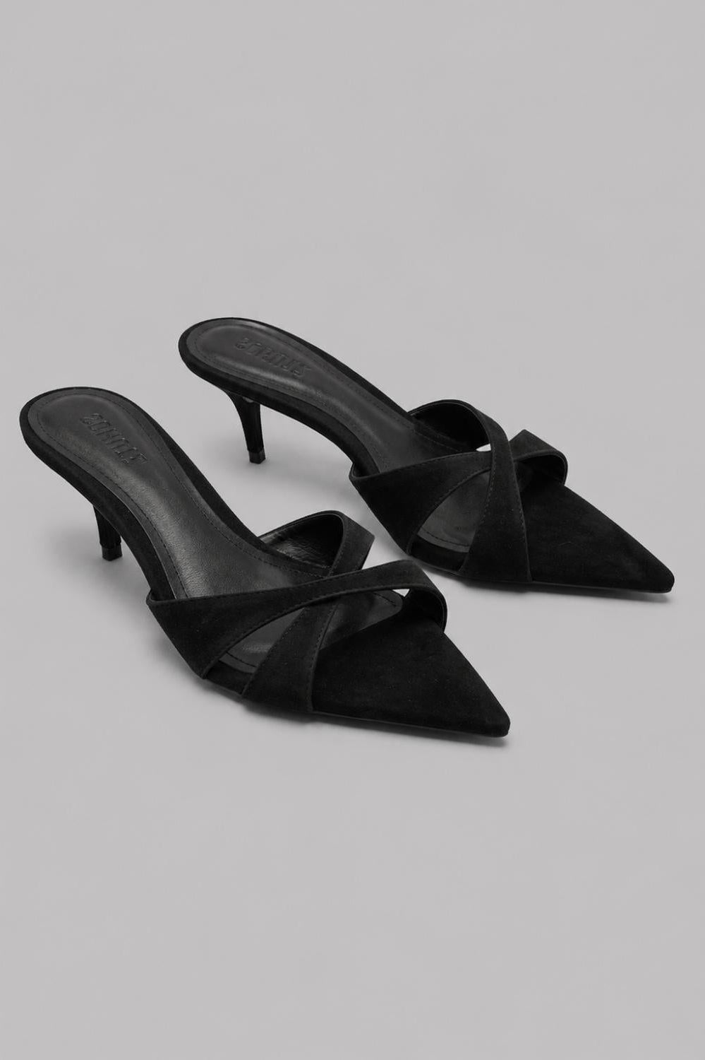 Women’s Hilda Leaf Mule Sandals - Black - 8 - Mules