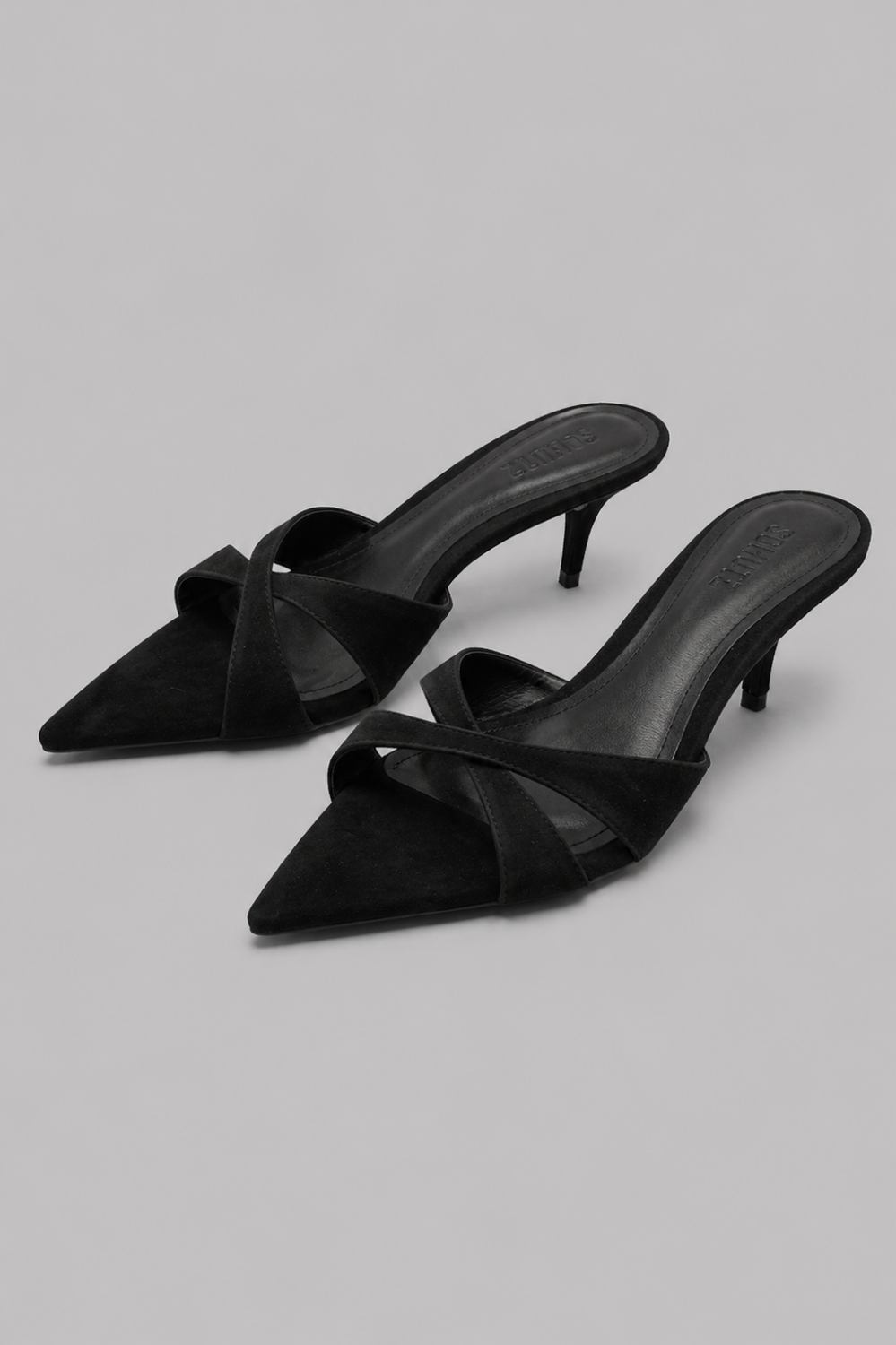 Women’s Hilda Leaf Mule Sandals - Black - 8 - Mules