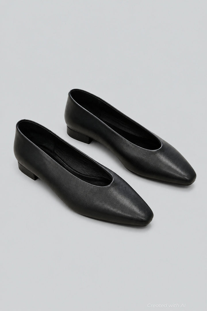 Women’s Hinted Flats - Black - 8 - Loafers
