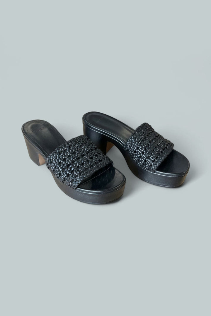 Women’s Margo Woven Sandals - Black Leather - 6 - Sandals
