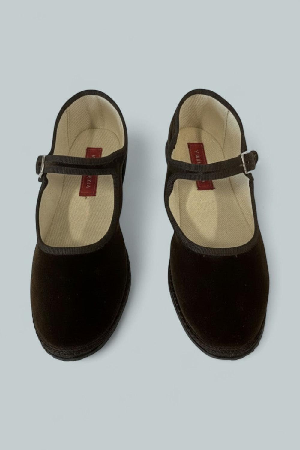 Women’s Mary Jane Velvet Flats - Brown - 7 US / 37 EU - Flats