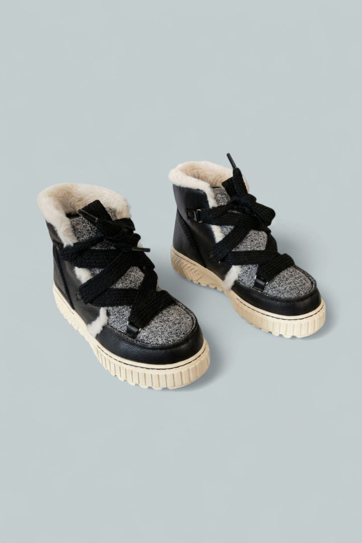 Women’s Ona Ave Faux Fur Trim Fleece Lined Alpine Ankle Boots - Black/Chalk - 5.5 - Boots