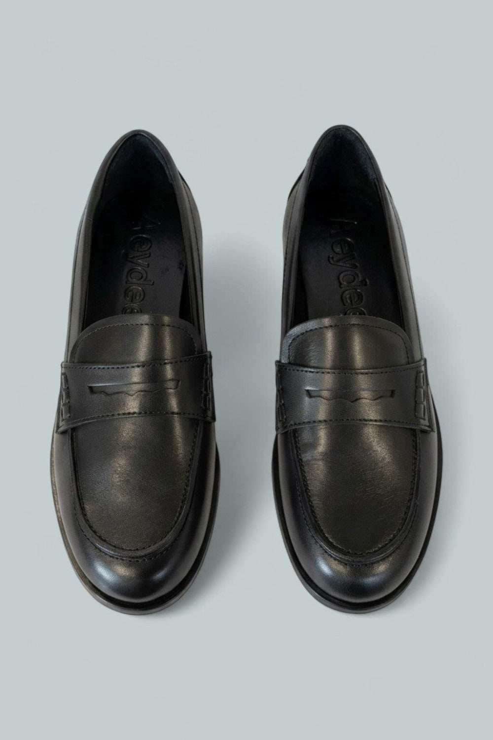 Women’s Oscar Loafer Flats - Black - 6 US / 37 EU - Loafers