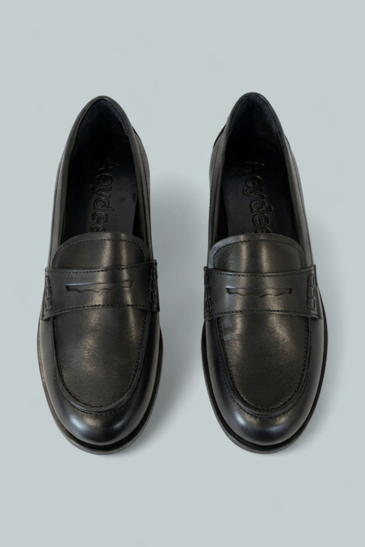 Women’s Oscar Loafer Flats - Black - 7 US / 37 EU - Loafers