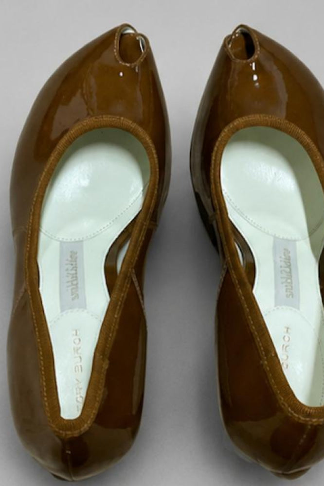 Women’s Peep Toe Pumps - Caramel - 8 - Heels