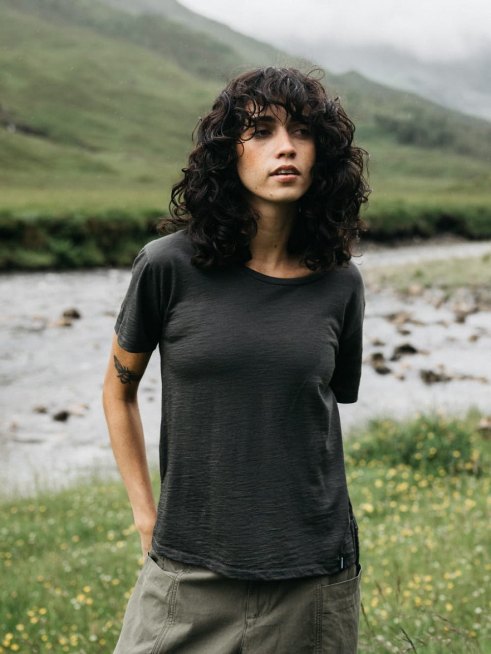 Women’s Seeker Merino Scoop Neck T-Shirt - Raven Black - T-shirt