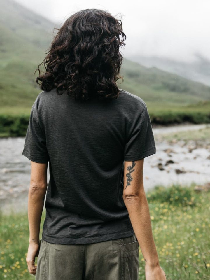 Women’s Seeker Merino Scoop Neck T-Shirt - Raven Black - T-shirt