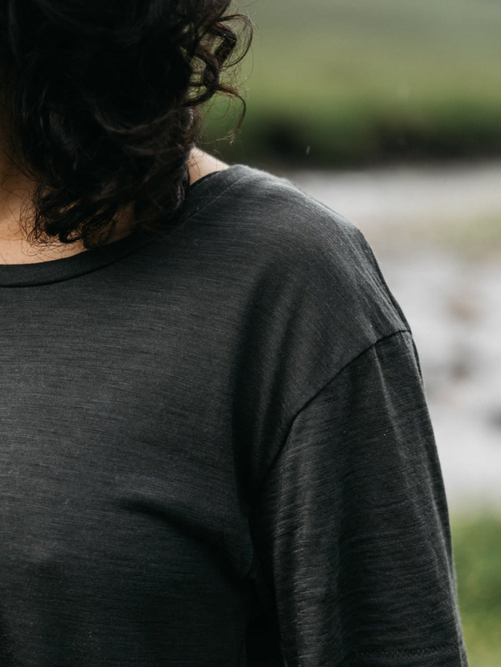 Women’s Seeker Merino Scoop Neck T-Shirt - Raven Black - T-shirt