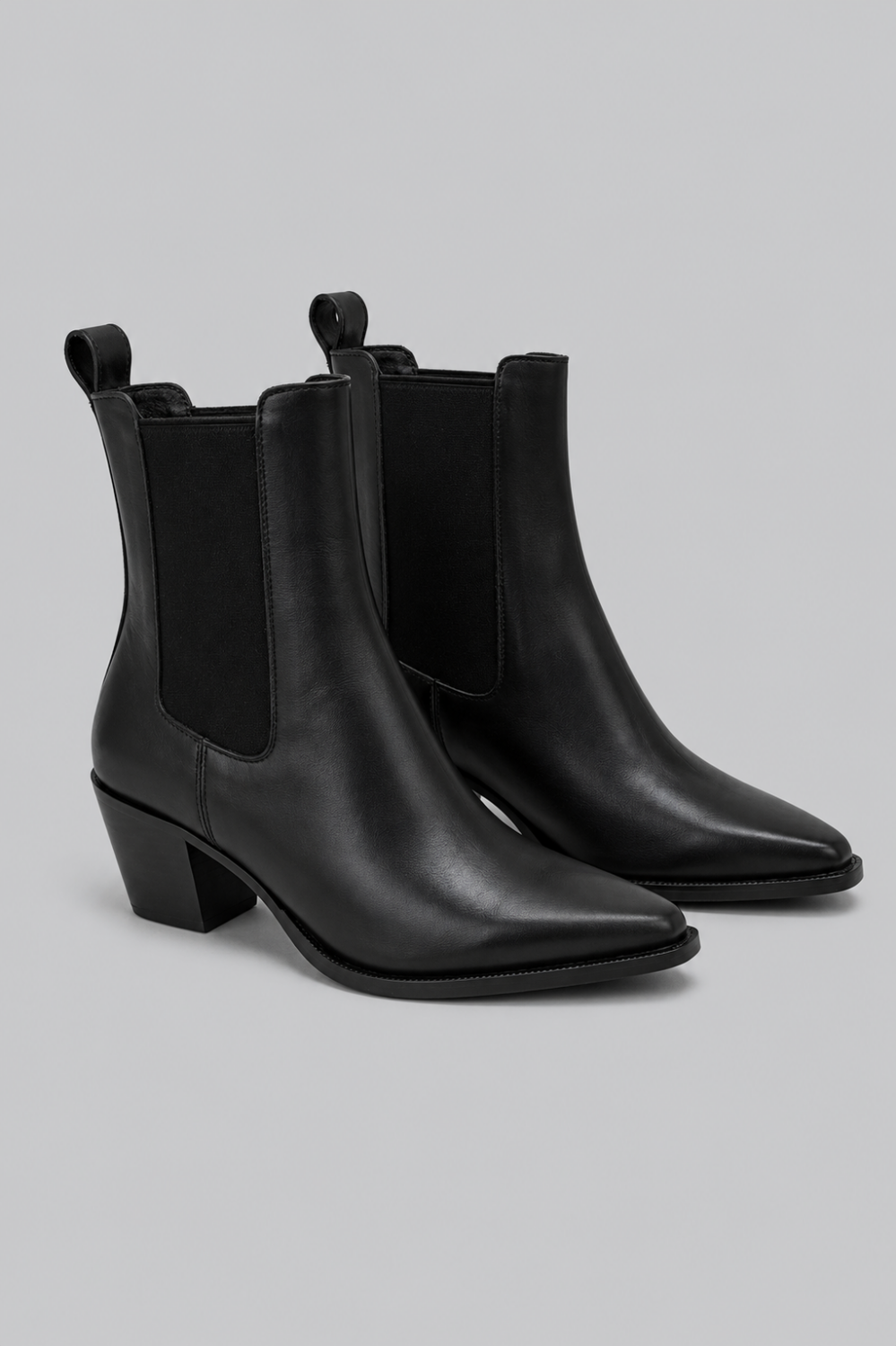 Women’s Shadie Pointed Toe Chelsea Boot - Black Leather - 6 - Bootie