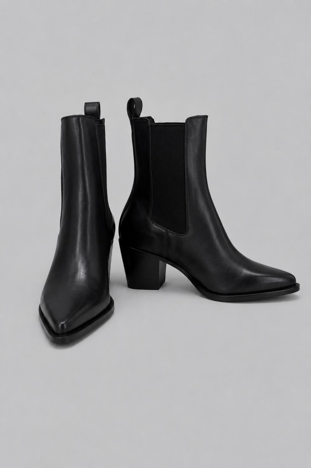 Women’s Shadie Pointed Toe Chelsea Boot - Black Leather - 6 - Bootie