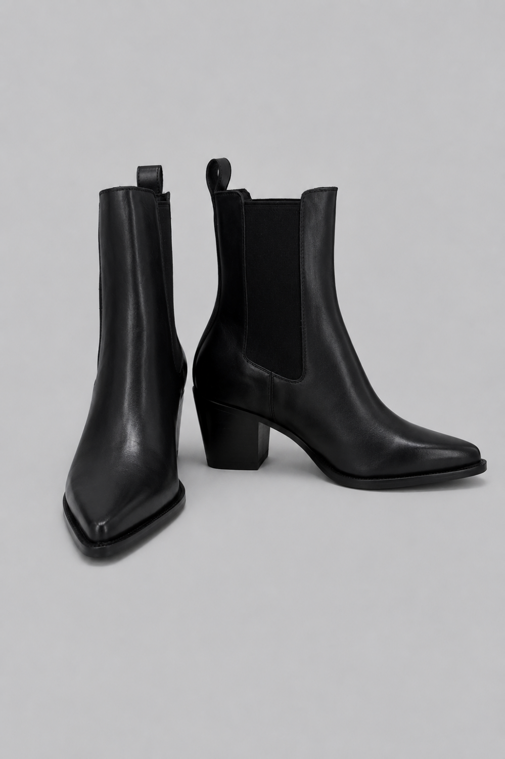 Women’s Shadie Pointed Toe Chelsea Boot - Black Leather - 6 - Bootie