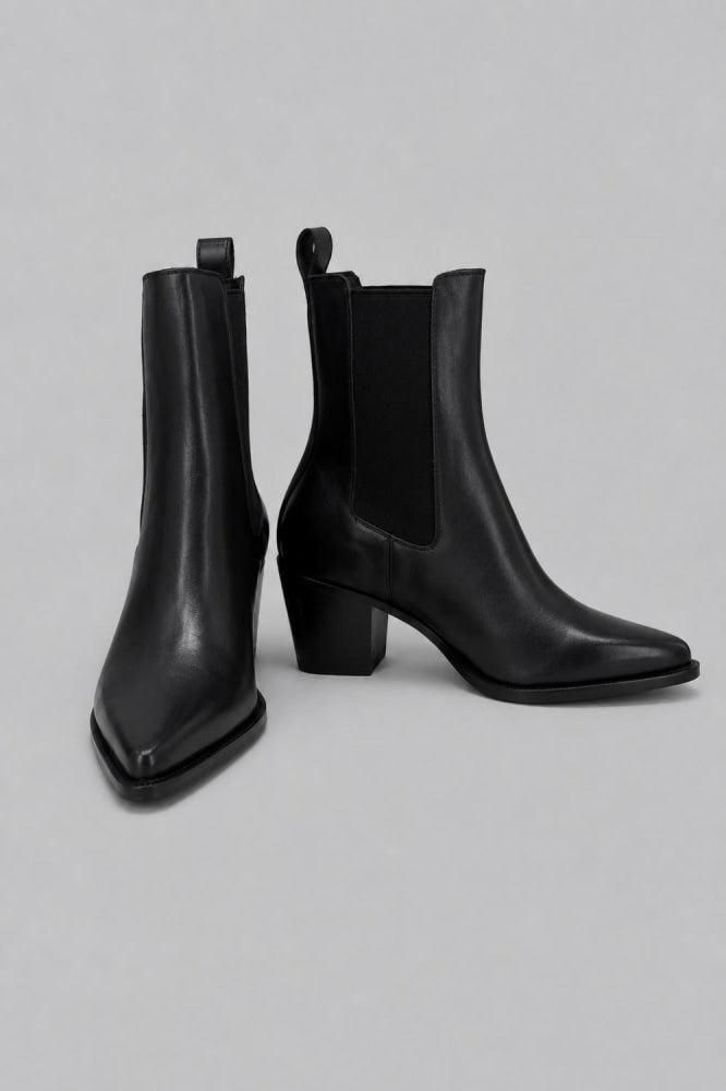 Women’s Shadie Pointed Toe Chelsea Boot - Black Leather - 6 - Bootie