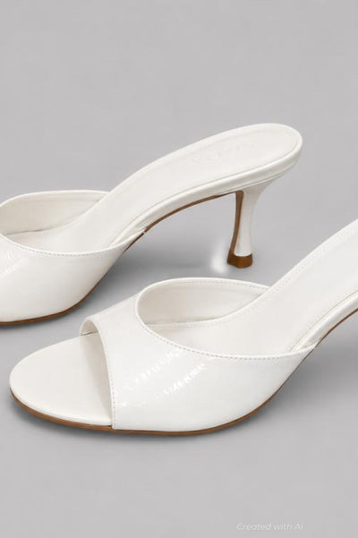 Women’s Shrn Sandals - Bone - 10 - Sandal