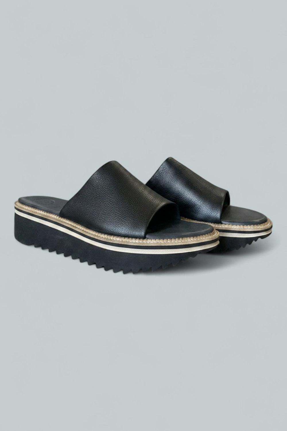 Women’s Tiki Slide Sandals - White Leather - 5.5 - Sandals