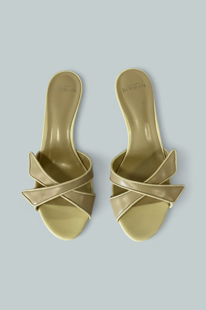 Women’s Tita Crisscross Sandals - Creamy - 7 - Sandals