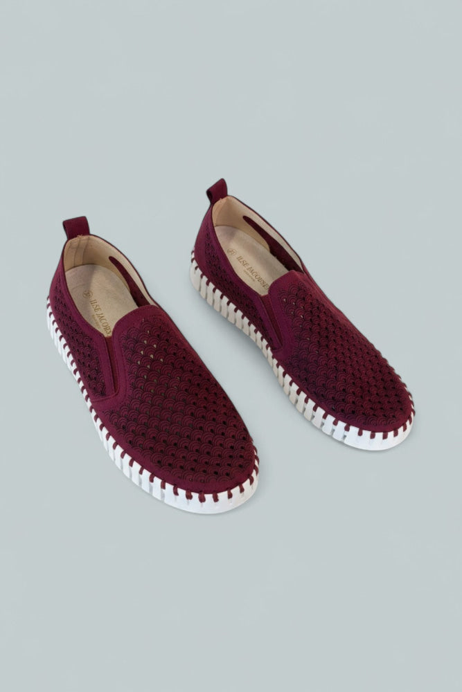 Women’s Tulip 140 Slip On Sneakers - Currents - 9 US / 39 EU - Sneaker