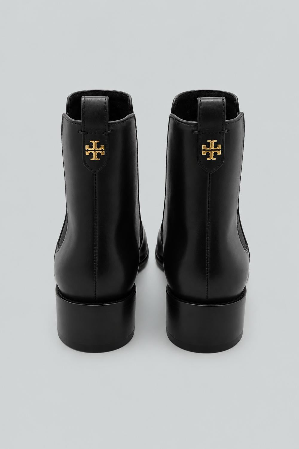 Women’s Western Pointed Ankle Chelsea Boots - Perfect Black - 9.5 - Bootie