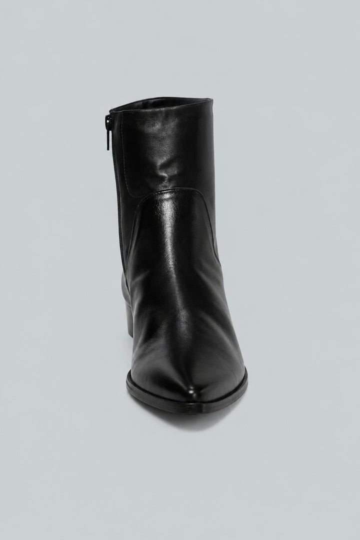 Women’s Willow Boots - Black Leather - 6 - Boots