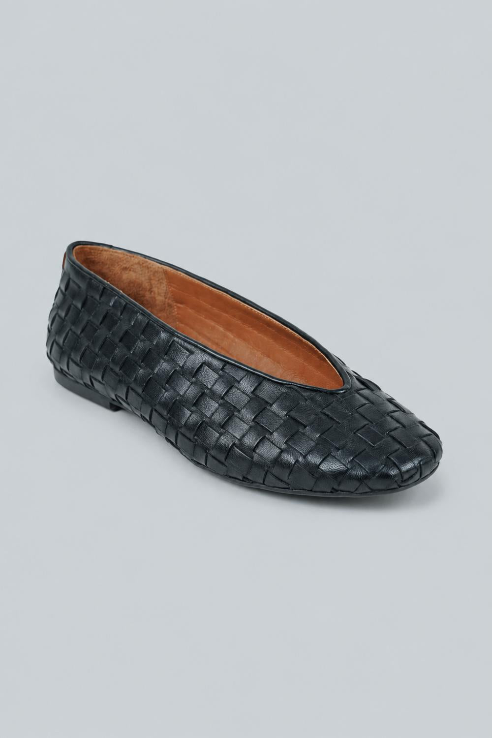 Women’s Willow Woven Flats - Black Leather - 6 - Flats