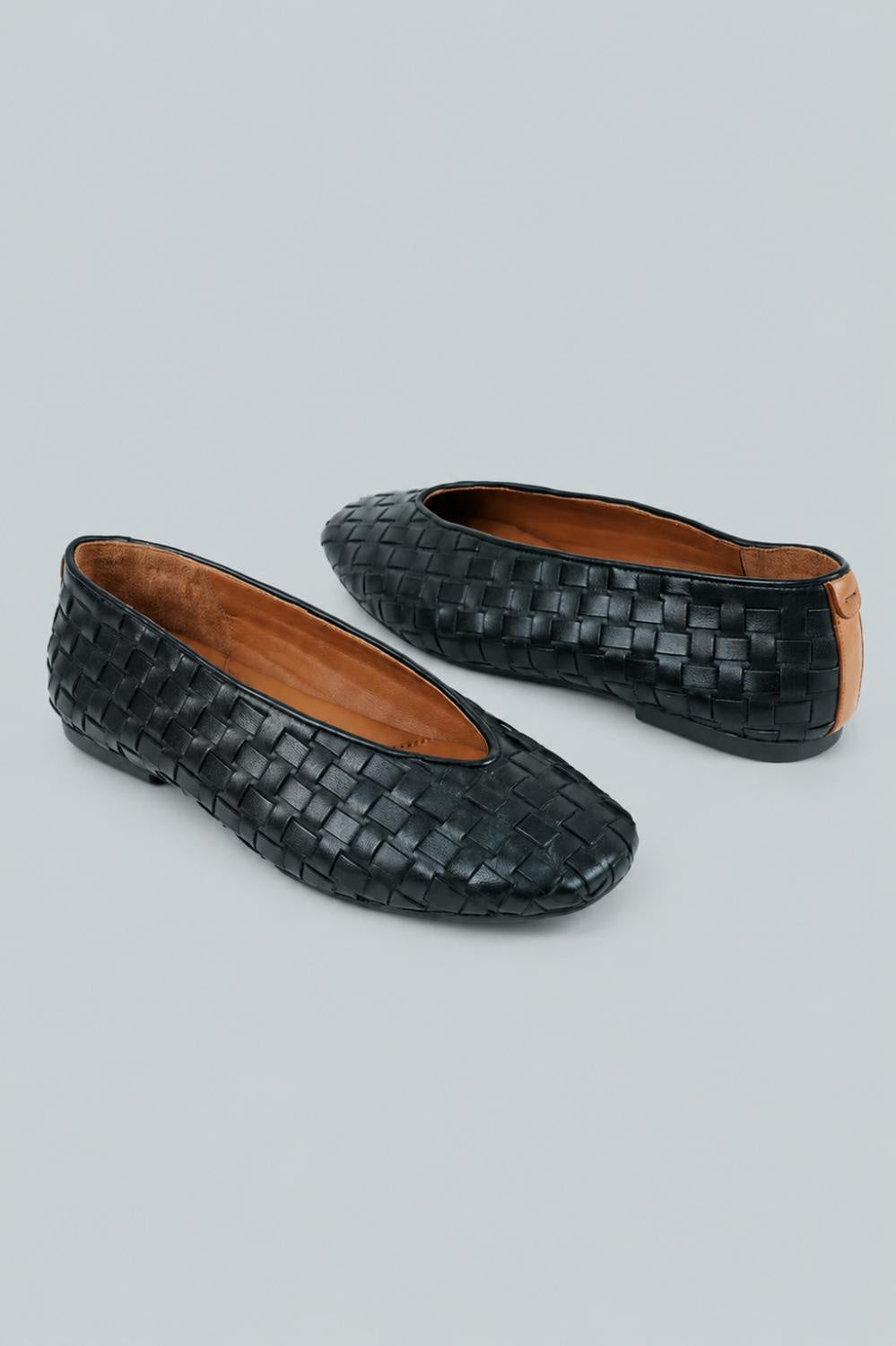 Women’s Willow Woven Flats - Black Leather - 6 - Flats