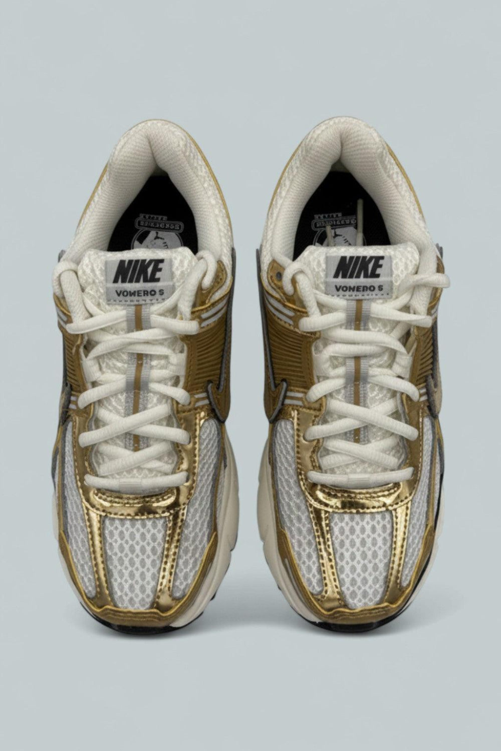 Zoom Vomero 5 Sneakers - Photon Dust/Metallic Gold/Gridiron/Sail - 6W / 4.5 M - Sneaker
