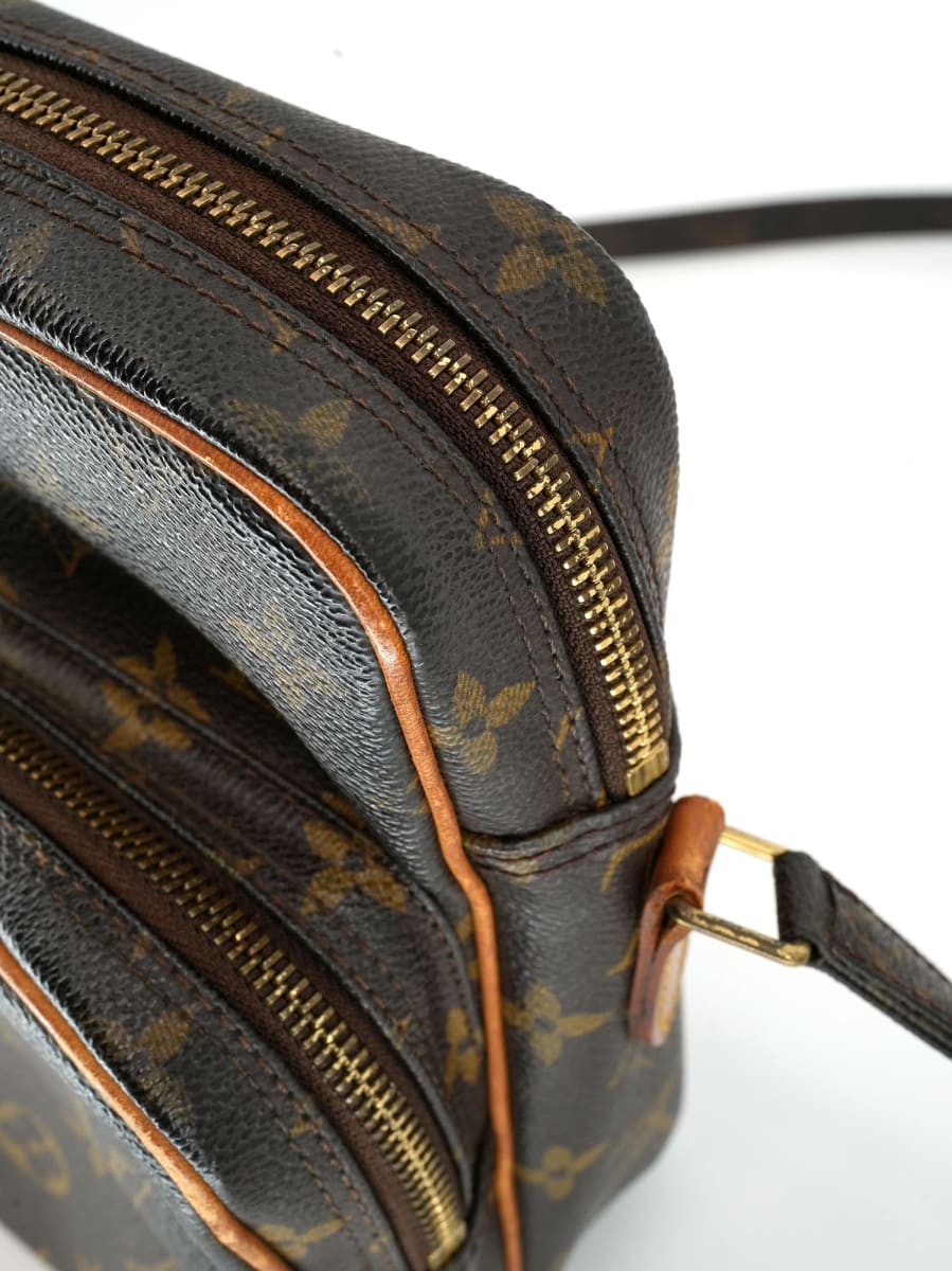 Pre-Owned Louis Vuitton Amazone Crossbody Bag